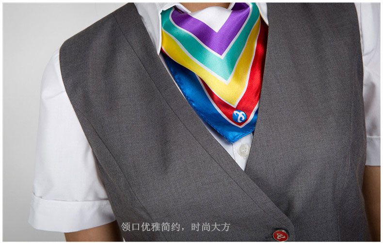 中國(guó)電信工作服領(lǐng)口細(xì)節(jié)